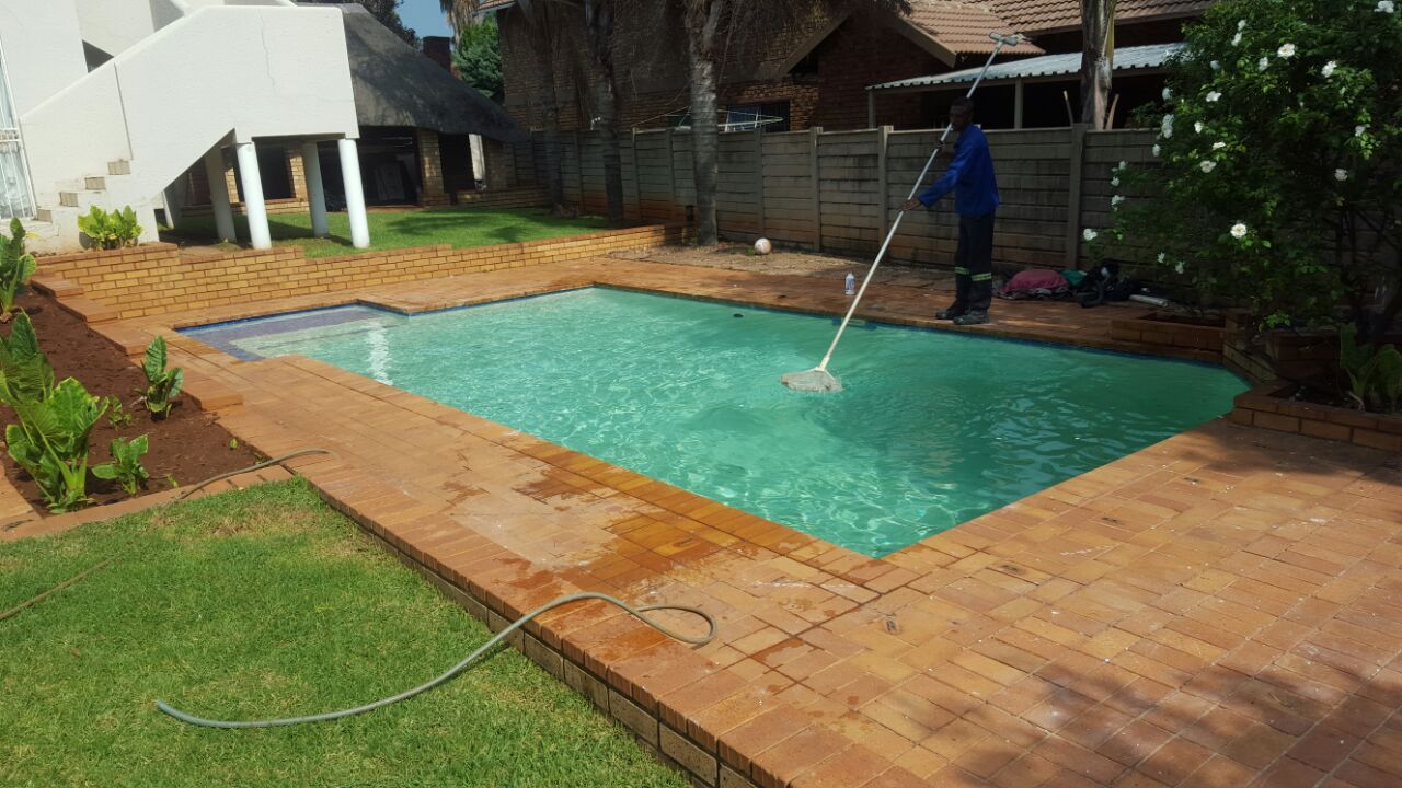 Pool Cleaning Services West Rand